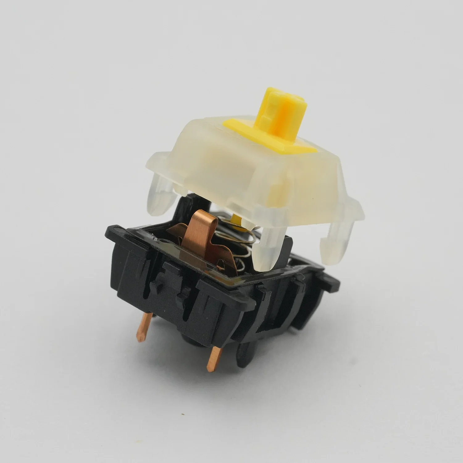 Hand-Lubricated Gateron Milky Yellow Linear Switches - Image 4